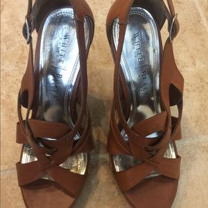 White House Black Market Tan Wedge Size 8